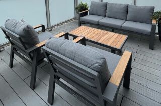 Súpravy EMOT boli opätovne doskladnené. V predajni môžte vidieť rôzne variácie stolov, prípadne vytvárať ľubovoľné...